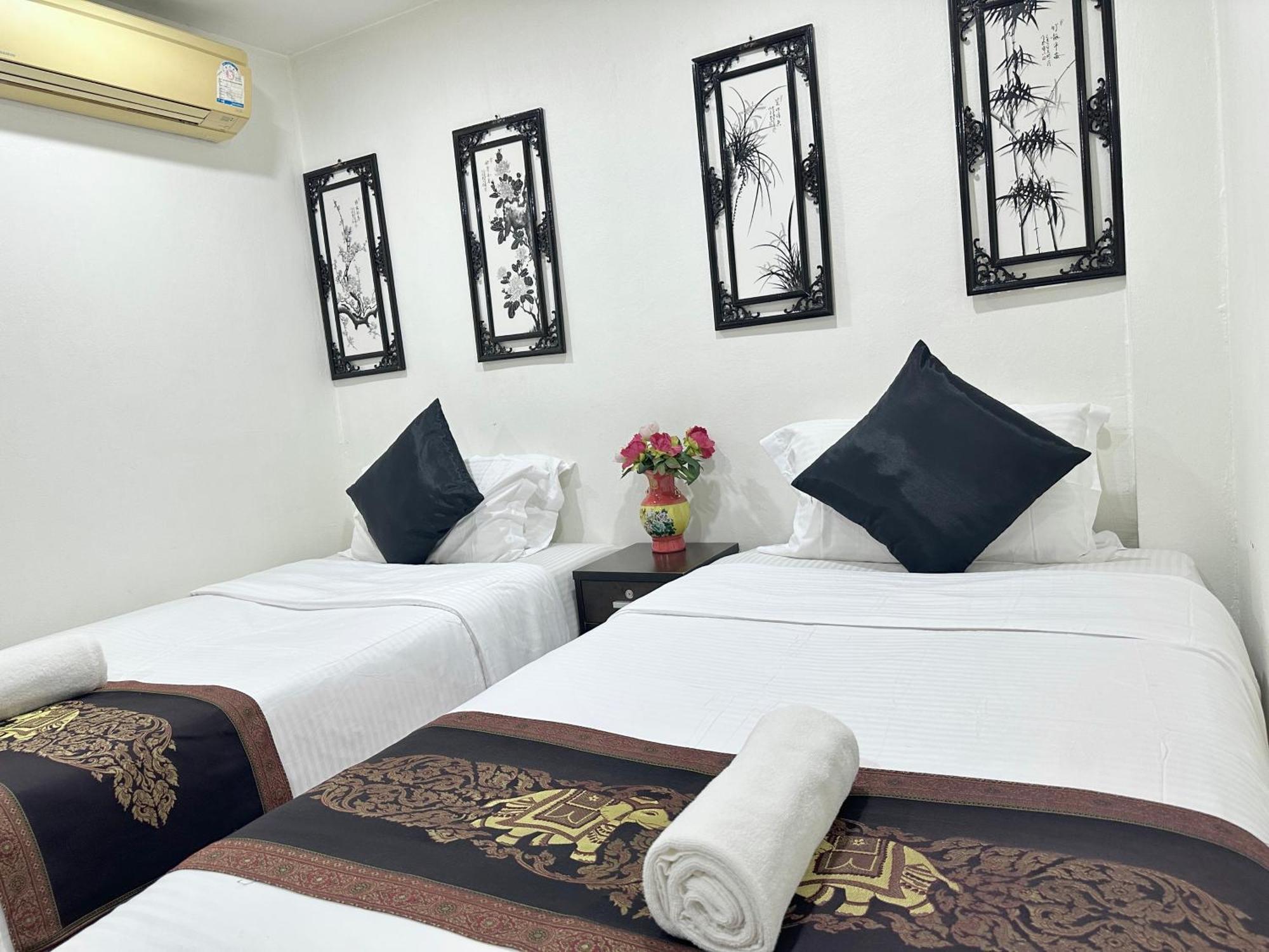 Longzhu Guesthouse Bangkok Exterior photo