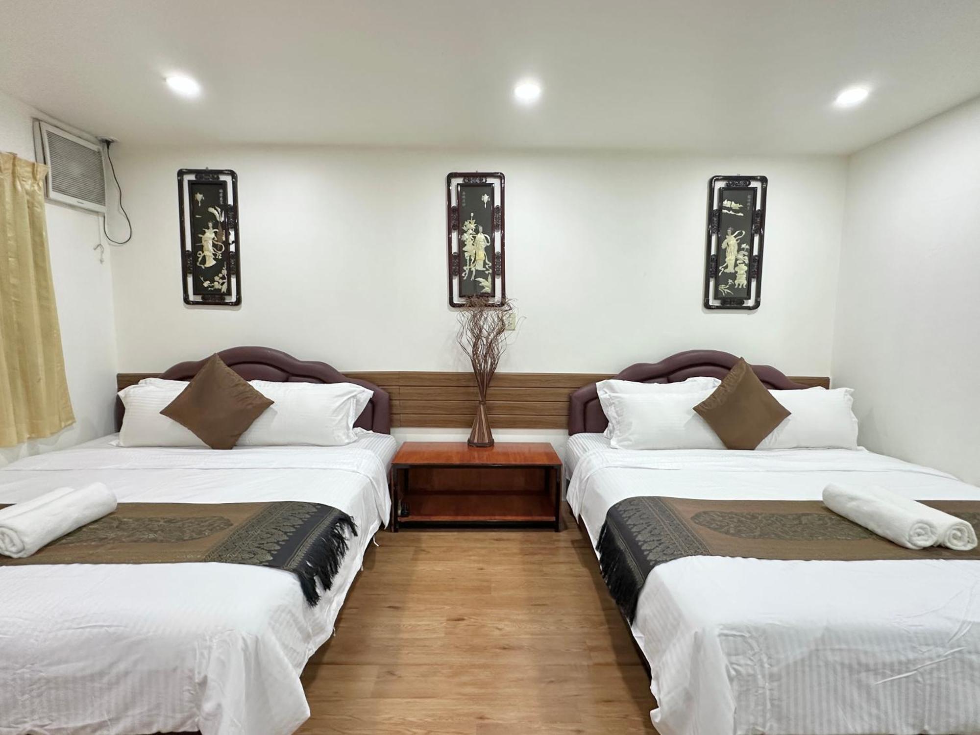 Longzhu Guesthouse Bangkok Exterior photo